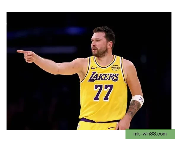 布朗称赞东契奇天生得分本能与投篮手感堪称独一无二