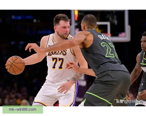 东契奇带伤鏖战三分绝平三不沾效率低迷31分遗憾吞里程悲